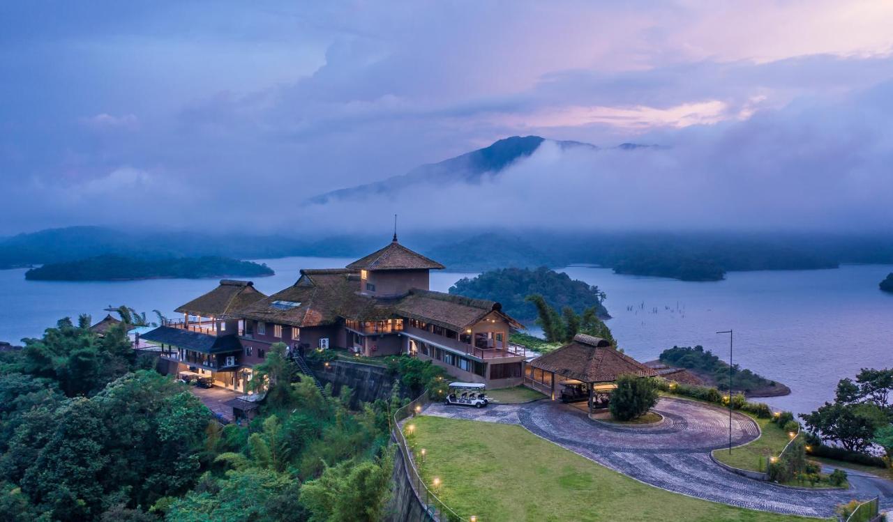Mountain Shadows Resort Vajanad Kültér fotó